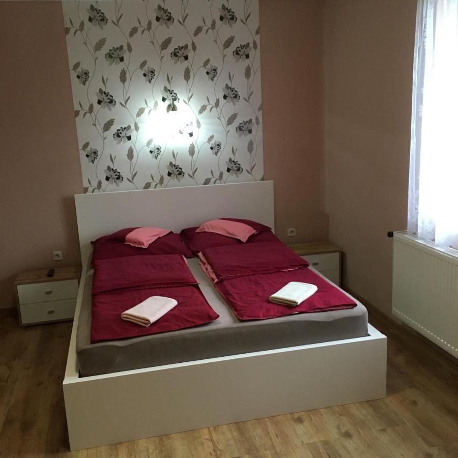 Liliom Vendégház Bakonybél Exterior foto